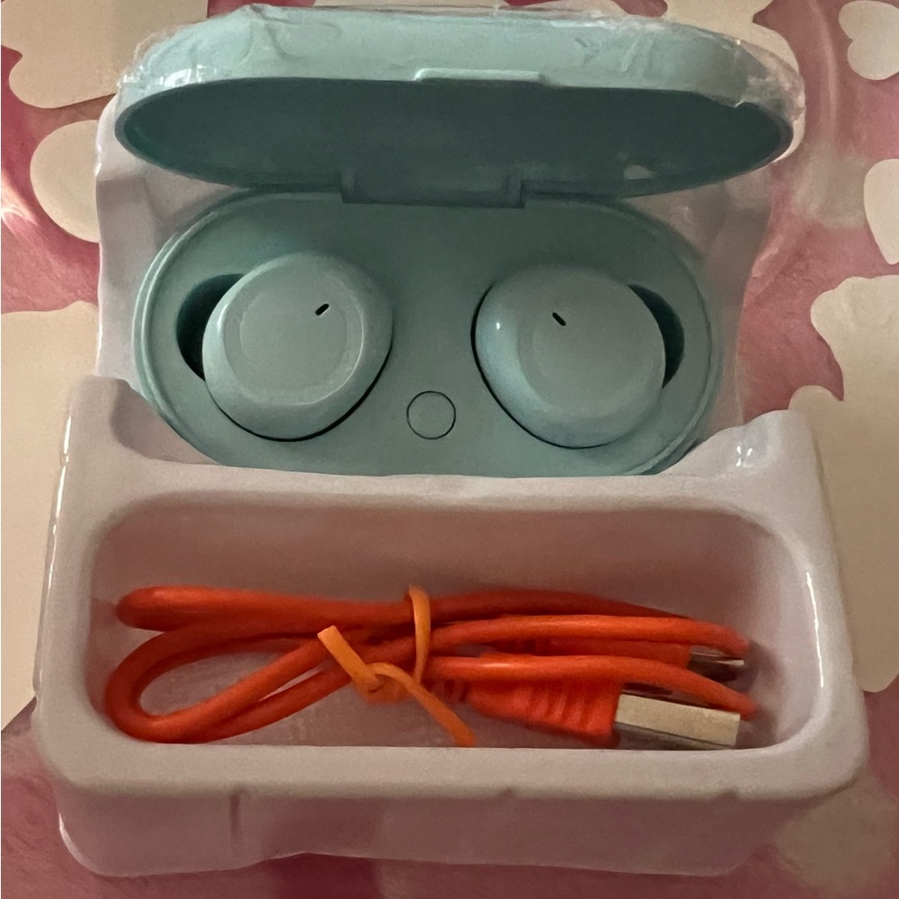 NIB ZENVO TRIBUTO WIRELESS EARBUDS